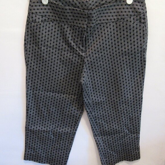 Worthington black "Modern Fit" straight leg mid-rise capri pants *Sz 6* - Picture 1 of 5